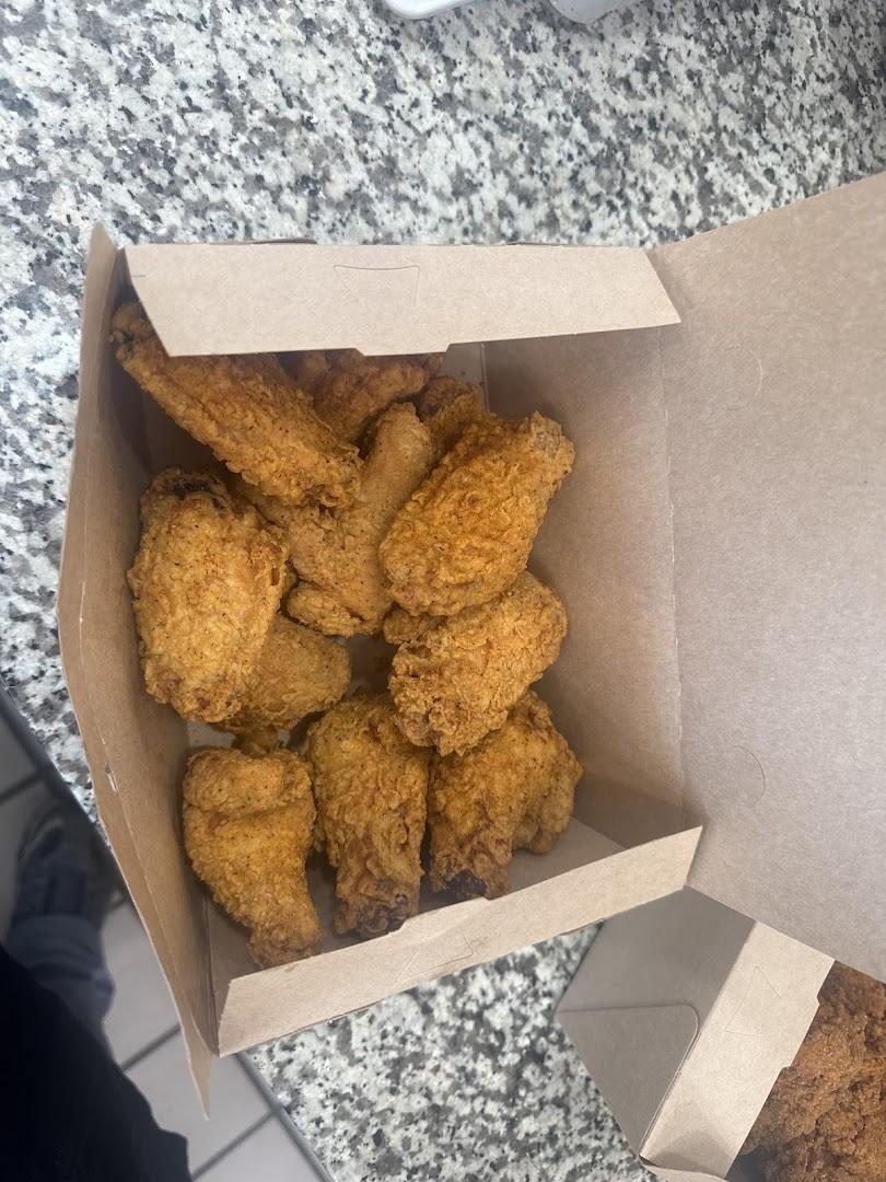 D TOWN Chicken and Pizza